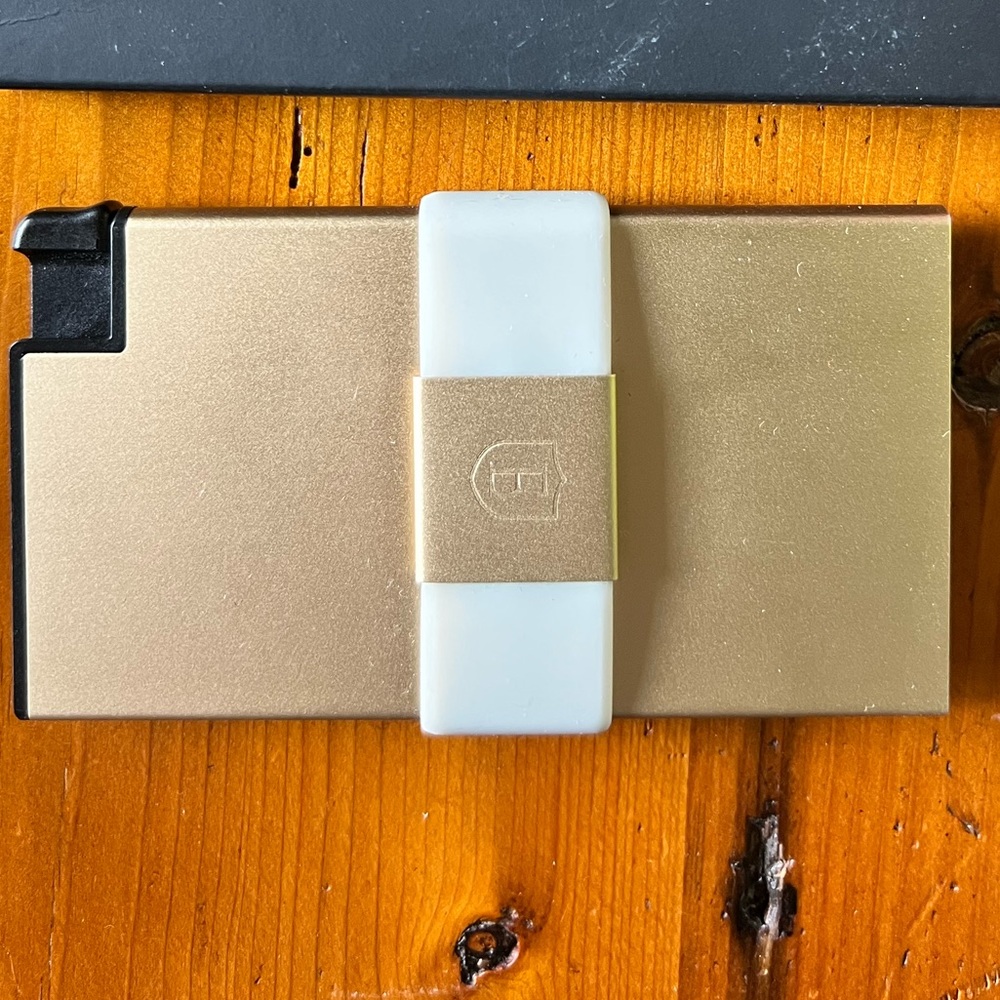 Ekster Gold aluminum wallet cardholder - Picture 3 of 5